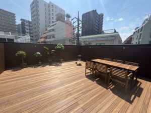 屋上にてイベントなど開催してます。